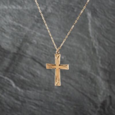 Pre-Owned 9ct Yellow Gold Art Nouveau Style Cross Pendant & 16 Inch Trace Chain 41142874