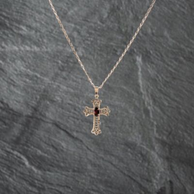 Pre-Owned 9ct Yellow Gold Garnet Filigree Cross Pendant & 20 Inch Curb Chain 41142921