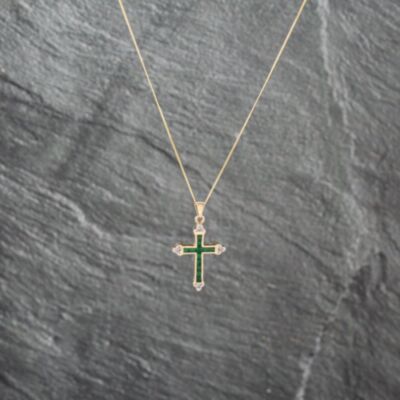 Pre-Owned 9ct Yellow Gold Emerald & 0.02ct Diamond Cross Pendant & 18 Inch Curb Chain 41142943