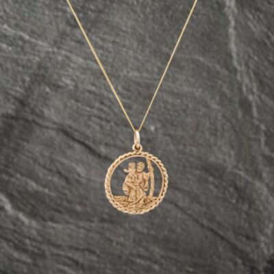 Pre-Owned 9ct Yellow Gold Round Openwork St Christopher Pendant & 18 Inch Curb Chain 41142975