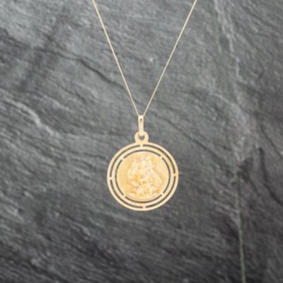 Pre-Owned 9ct Yellow Gold Large Round St Christopher Pendant & 18 Inch Curb Chain 41143019