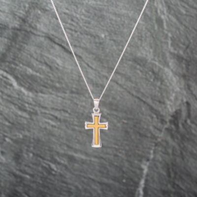Pre-Owned 9ct Two Colour Gold Embossed Cross Pendant & 18 Inch Curb Chain 41143041