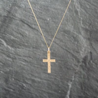 Pre-Owned 9ct Yellow Gold Engraved Cross Pendant & 18 Inch Curb Chain 41143051