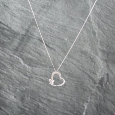 Pre-Owned 9ct White Gold Brilliant Cut Diamond Open Heart Butterfly Pendant & 18 Inch Curb Chain 41143073