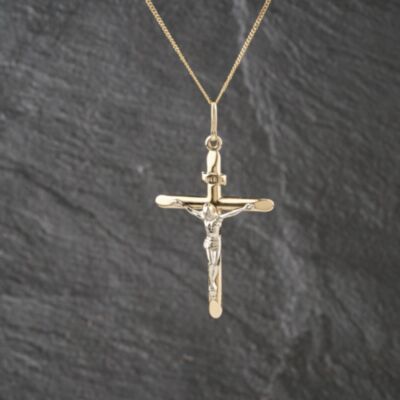 Pre-Owned 9ct Two Colour Gold Crucifix Cross Pendant & 18 Inch Curb Chain 41143115