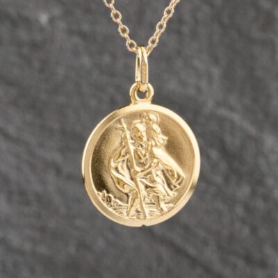 Pre-Owned 9ct Yellow Gold St Christopher Pendant & 24 Inch Trace Chain 41143122