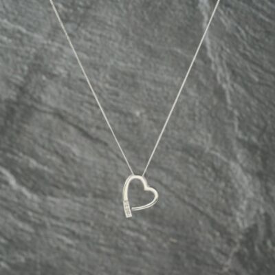 Pre-Owned 9ct White Gold 0.02ct Diamond Set Open Heart Pendant & 18 Inch Curb Chain 41143213