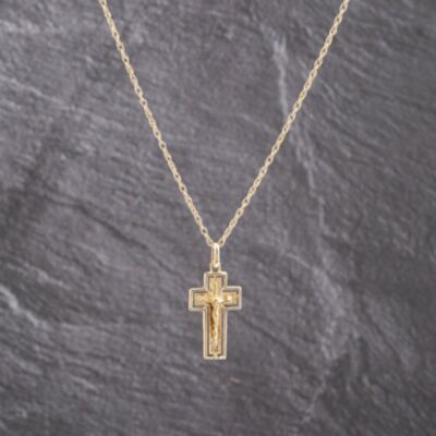 Pre-Owned 9ct Yellow Gold Crucifix Cross Pendant & 24 Inch Prince Of Wales Chain 41143242