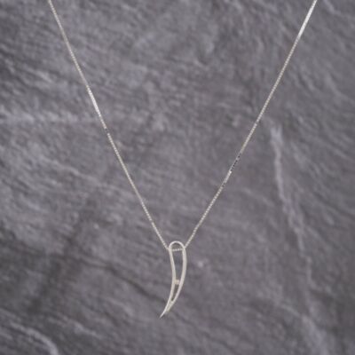 Pre-Owned 9ct White Gold Brilliant Cut Diamond Curved Pendant & 16-18 Inch Box Chain 41143283