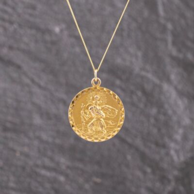 Pre-Owned 9ct Yellow Gold St Christopher Pendant & 18 Inch Curb Chain 41143309