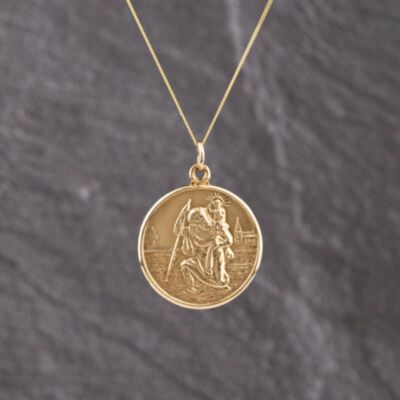 Pre-Owned 9ct Yellow Gold St Christopher Pendant & 18 Inch Curb Chain 41143310