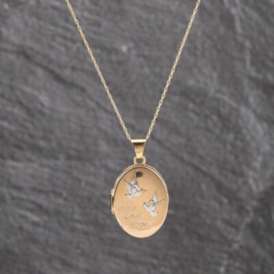Pre-Owned 9ct Two Colour Gold Oval Peace Love And Hope Birds Locket Pendant & 18 Inch Prince Of Wales Chain 41143392
