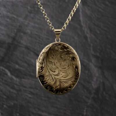 Pre-Owned Vintage 9ct Yellow Gold Very Large Heavy Hand Engraved Locket Pendant & 26 Inch Belcher Chain 41143438