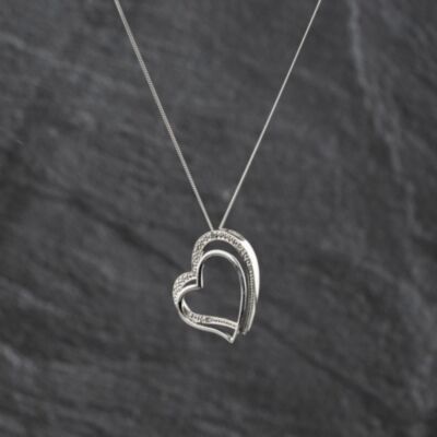 Pre-Owned 9ct White Gold Diamond Heart Pendant & 18 Inch Curb Chain 41143517