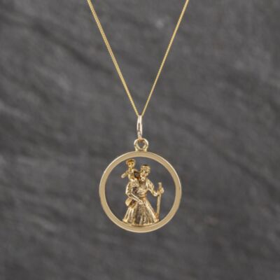 Pre-Owned 9ct Yellow Gold Open Work St Christopher Pendant & 18 Inch Curb Chain 41143543