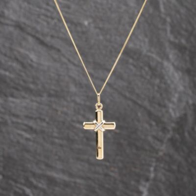 Pre-Owned Two Colour Gold Cross Pendant & 18 Inch Curb Chain 41143608