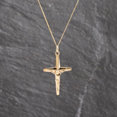 Pre-Owned Vintage 9ct Yellow Gold Crucifix Cross Pendant & 18 Inch Curb Chain 41143612
