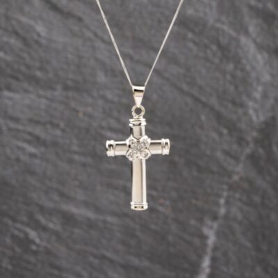 Pre-Owned 18ct White Gold Cubic Zirconia Set Cross Pendant & 18 Inch Curb Chain 41143620