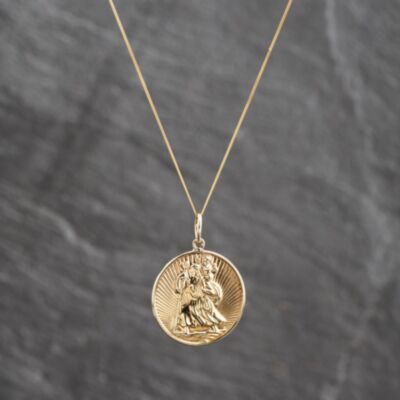 Pre-Owned 9ct Yellow Gold Round St Christopher Pendant & 18 Inch Curb Chain 41143648