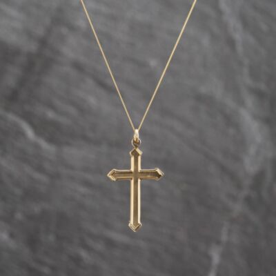 Pre-Owned 9ct Yellow Gold Cross Pendant & 18 Inch Curb Chain 41143649
