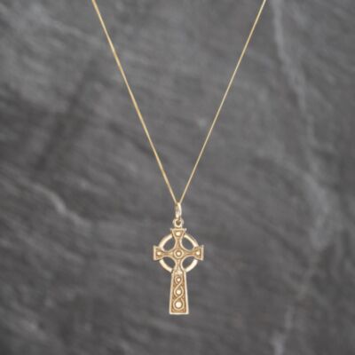 Pre-Owned 9ct Yellow Gold Celtic Cross Pendant & 18 Inch Curb Chain 41143653