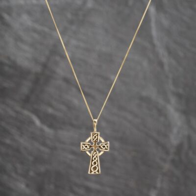 Pre-Owned 9ct Yellow Gold Celtic Cross Pendant & 18 Inch Curb Chain 41143655