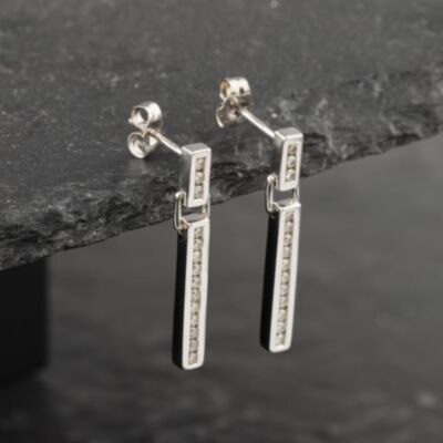 Pre-Owned 9ct White Gold 22.8mm 0.28ct Diamond Bar Dropper Earrings 41173138