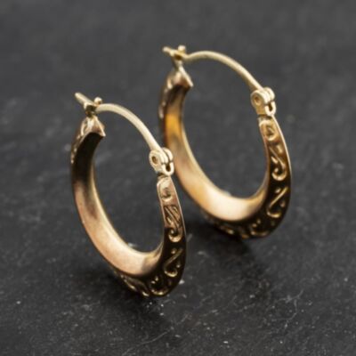 Pre-Owned Yellow Gold 19mm Swirls Pattern Hoop Earrings 41173421