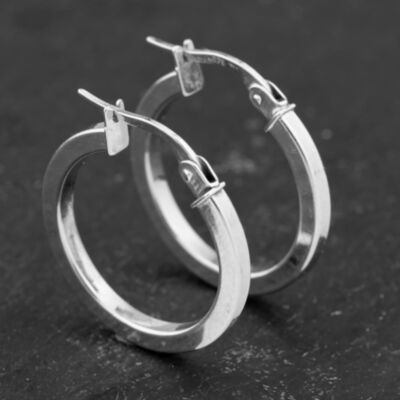 Pre-Owned 9ct White Gold 21mm Hoop Earrings 41173578