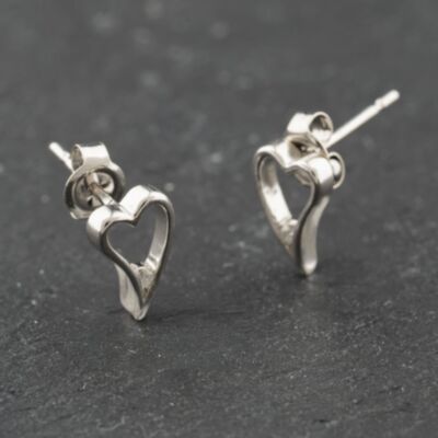 Pre-Owned White Gold Diamond Heart Stud Earrings 41174174