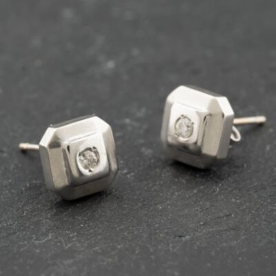 Pre-Owned 9ct White Gold Diamond Cushion Stud Earrings 41174180