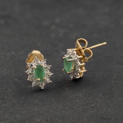 Pre-Owned 14ct Yellow Gold Emerald & Diamond Oval Cluster 9mm Stud Earrings 41174297