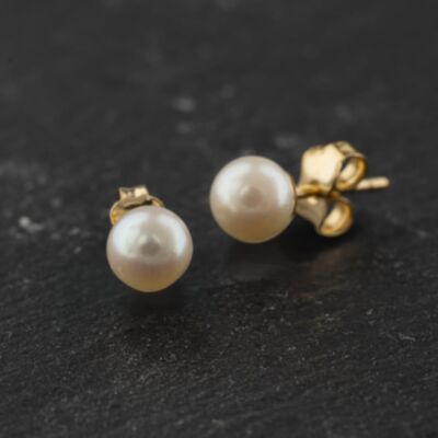 Pre-Owned Yellow Gold 6mm Cultured Pearl Stud Earrings 41174516