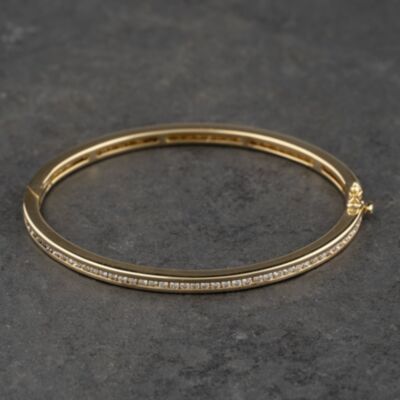 Pre-Owned 18ct Yellow Gold 2.67ct Brilliant Cut Diamond Full Channel Set Hinged Bangle 41211345