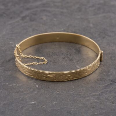 Pre-Owned 9ct Yellow Gold Hand Engraved Hinged Bangle 41211368