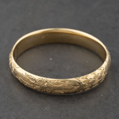 Pre-Owned 9ct Yellow Gold Engraved Bangle 41211378