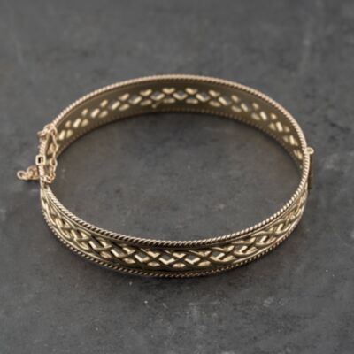 Pre-Owned 9ct Yellow Gold Celtic Pattern Hinged Bangle 41211416