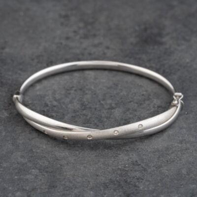 Pre-Owned 9ct White Gold Diamond Brushed & Polished Crossover Small Hinged Bangle 41211430