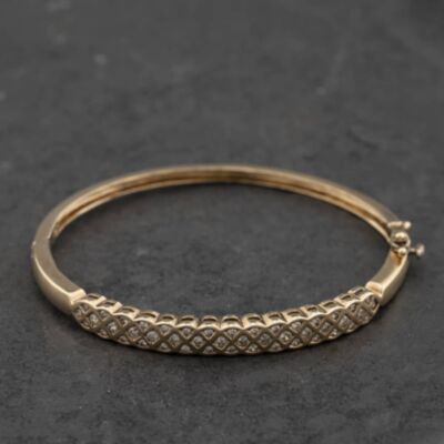 Pre-Owned 9ct Yellow Gold 0.85ct Brilliant Cut Diamond Set Three Row Hinged Bangle 41211470