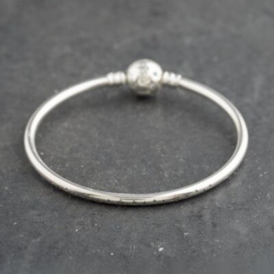 Pre-Owned Pandora Silver Cubic Zirconia Pandora Small Charm Bangle 41221399