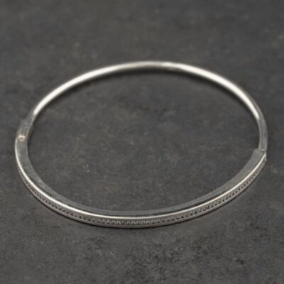 Pre-Owned Pandora Silver Cubic Zirconia Hinged Bangle 41221446