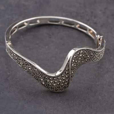 Pre-Owned Silver Marcasite Pave Wave Style Fancy Hinged Bangle 41251562