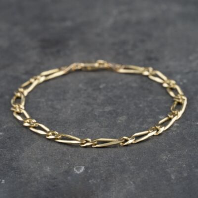 Pre-Owned 9ct Yellow Gold 7.5 Inch Figaro Chain Bracelet 41281541