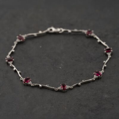 Pre-Owned 9ct White Gold Synthetic Ruby & Cubic Zirconia Bar 7.25 Inch Bracelet 41281781