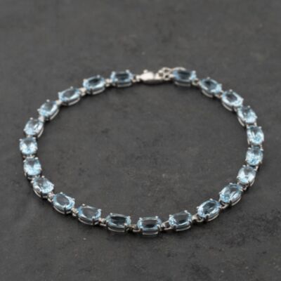 Pre-Owned 9ct White Gold Blue Topaz Linked 7 Inch Bracelet 41281799