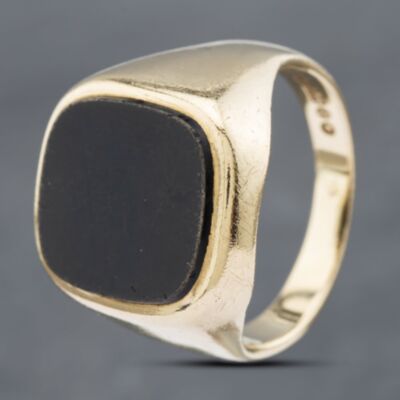 Pre-Owned Vintage 9ct Yellow Gold Onyx Large Cushion Signet Ring 41341698