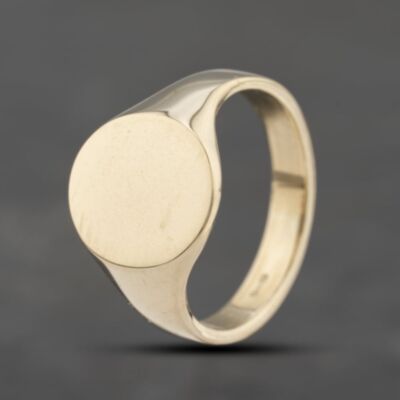 Pre-Owned 9ct Yellow Gold Oval Signet Ring 41341837