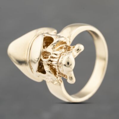 Pre-Owned 9ct Yellow Gold Pirate Skull Signet Ring 41342157