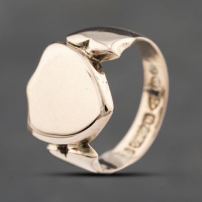 Pre-Owned Antique 9ct Yellow Gold Shield Shaped Signet Ring 41342213