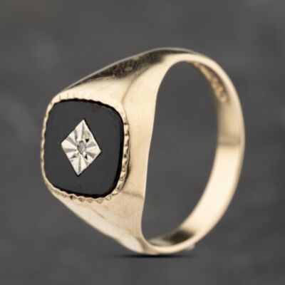 Pre-Owned 9ct Yellow Gold Onyx & Diamond Signet Ring 41342235
